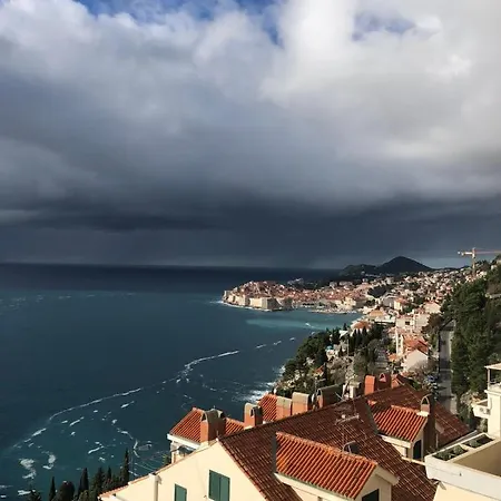 Oceania Apartman *